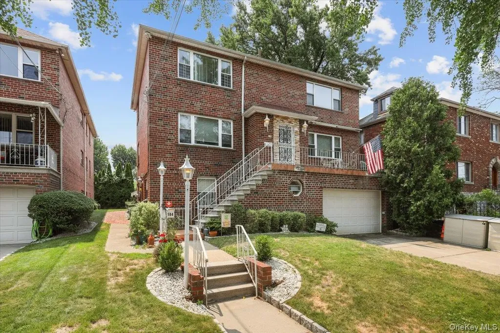 1184 Rhinelander Avenue Bronx NY 10461