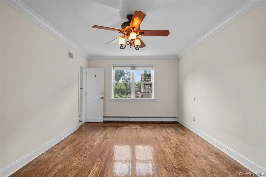 1184 Rhinelander Avenue Bronx NY 10461
