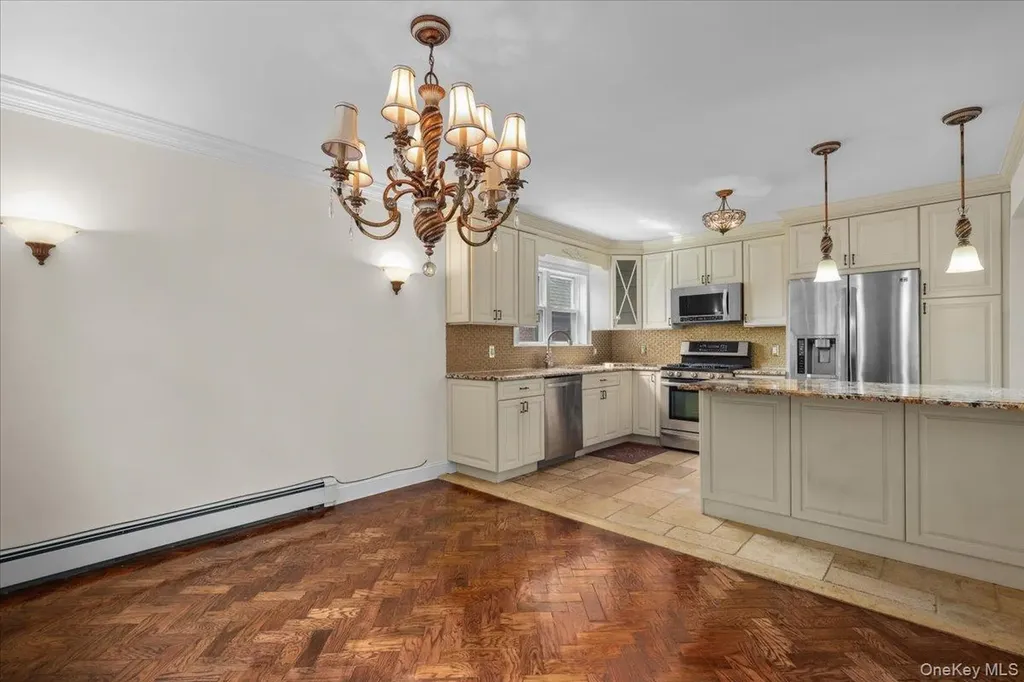 1184 Rhinelander Avenue Bronx NY 10461