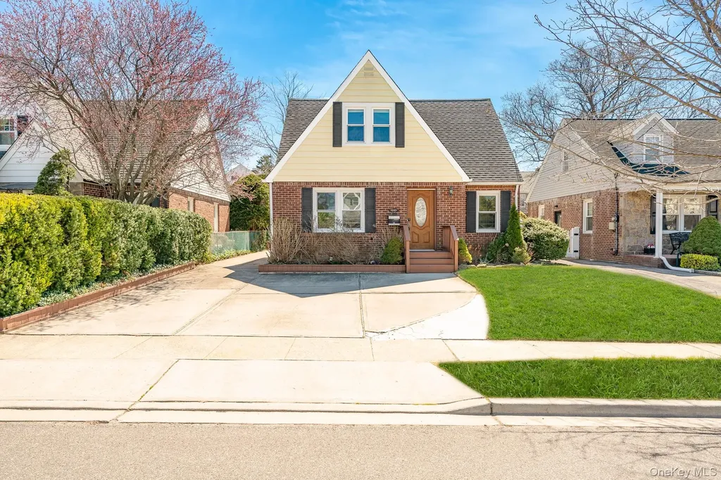 14 Milton Court Rockville Centre NY 11570
