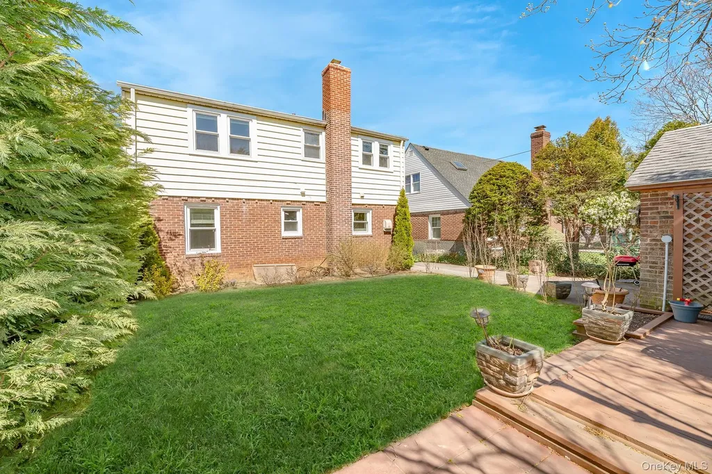 14 Milton Court Rockville Centre NY 11570