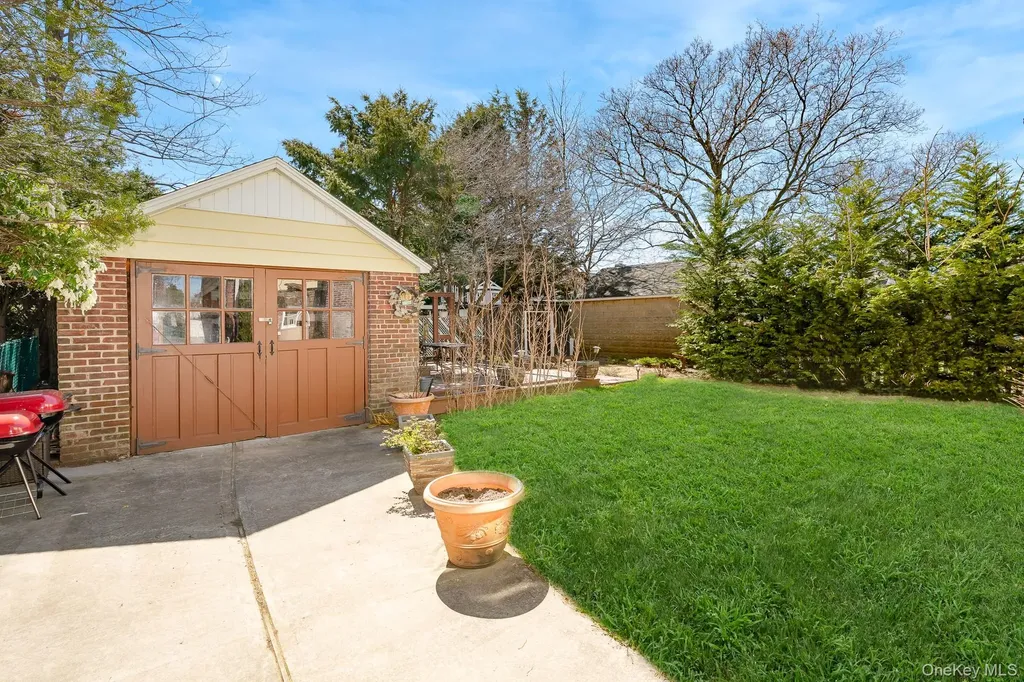 14 Milton Court Rockville Centre NY 11570