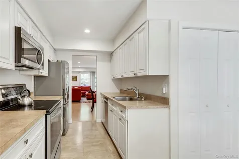 208 Palo Alto Drive Plainview NY 11803