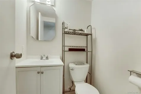 208 Palo Alto Drive Plainview NY 11803