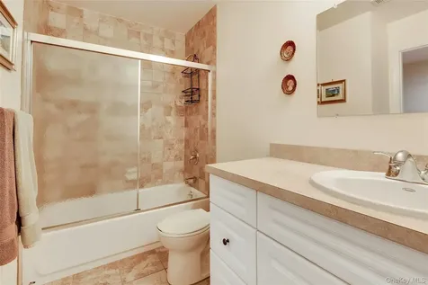208 Palo Alto Drive Plainview NY 11803