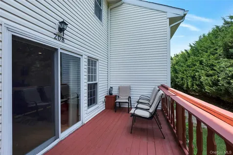 208 Palo Alto Drive Plainview NY 11803