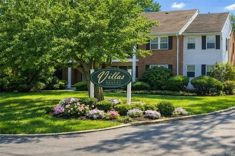 208 Palo Alto Drive Plainview NY 11803