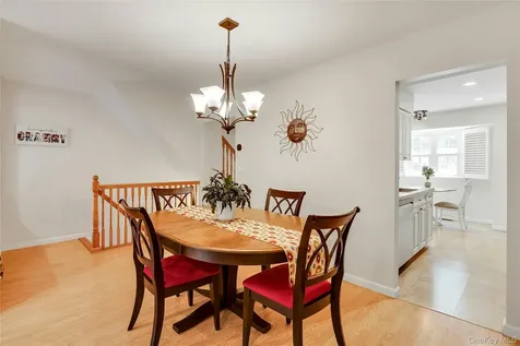 208 Palo Alto Drive Plainview NY 11803