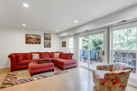 208 Palo Alto Drive Plainview NY 11803