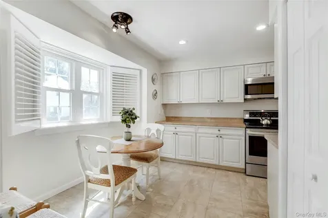 208 Palo Alto Drive Plainview NY 11803