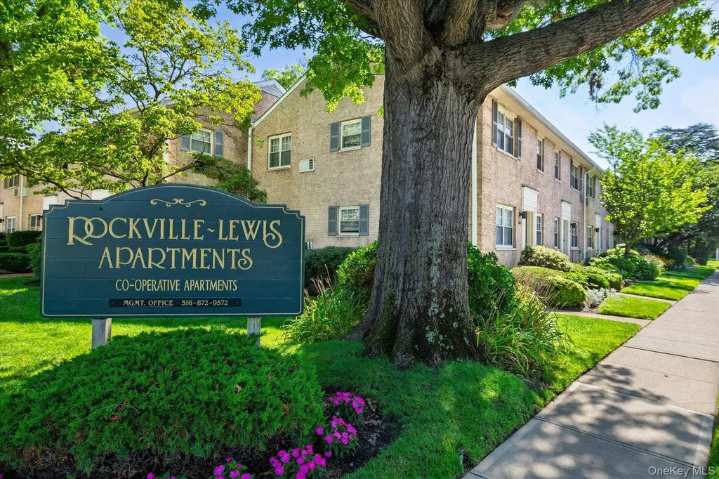411 Merrick Road Rockville Centre NY 11570