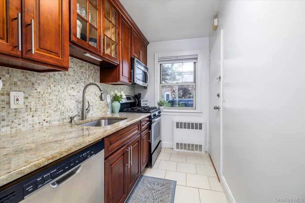 411 Merrick Road Rockville Centre NY 11570