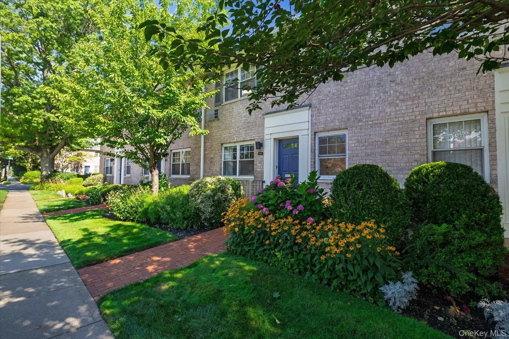411 Merrick Road Rockville Centre NY 11570
