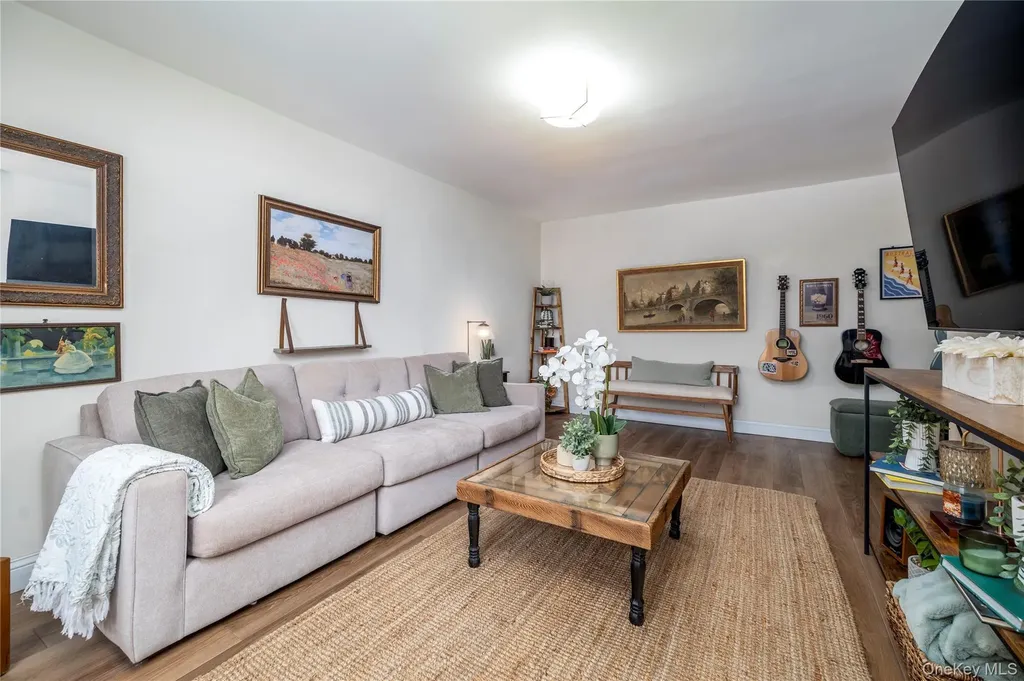 411 Merrick Road Rockville Centre NY 11570