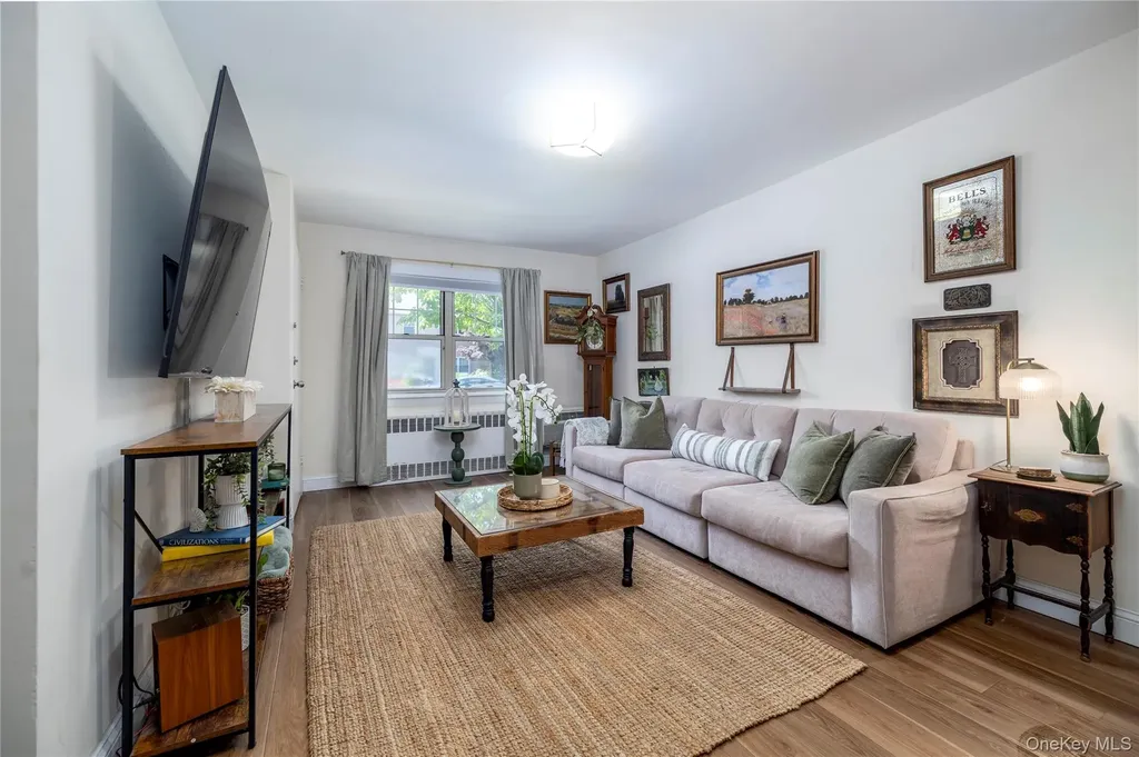 411 Merrick Road Rockville Centre NY 11570
