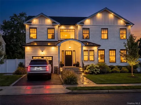 134 Colony Lane Syosset NY 11791