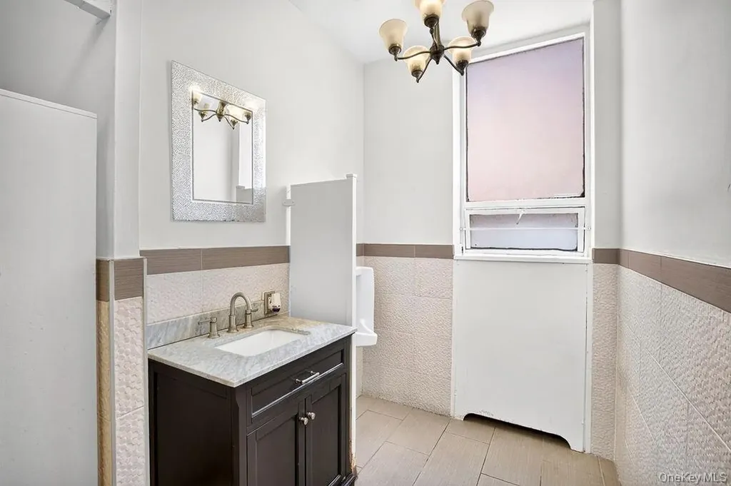 220 Old Country Road Mineola NY 11501