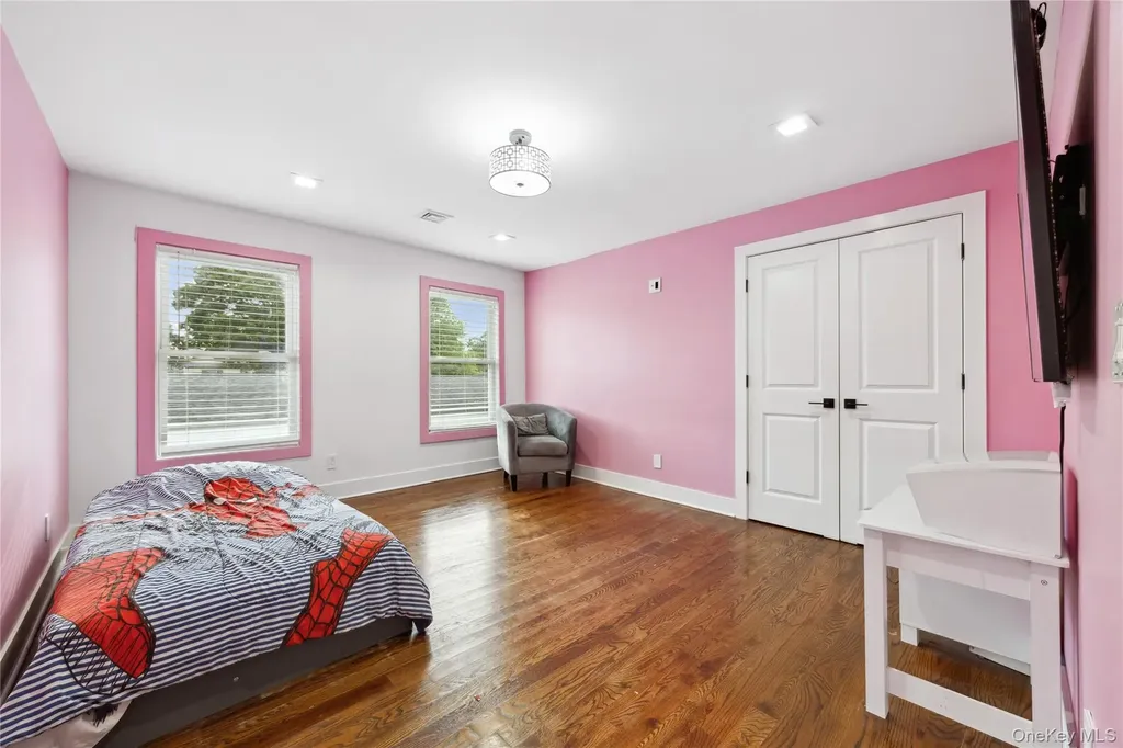 81 Pearsall Avenue Freeport NY 11520