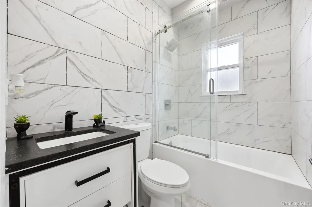 81 Pearsall Avenue Freeport NY 11520
