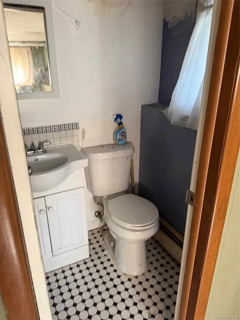172 N Walnut Street Massapequa NY 11758