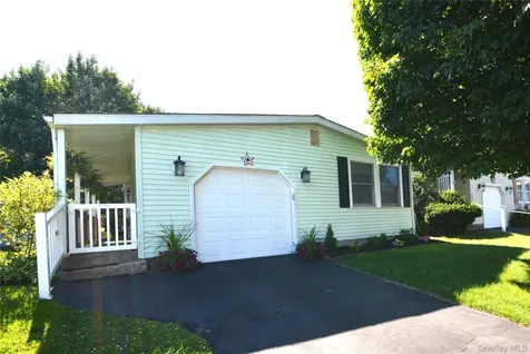 105 W Village Circle Manorville NY 11949
