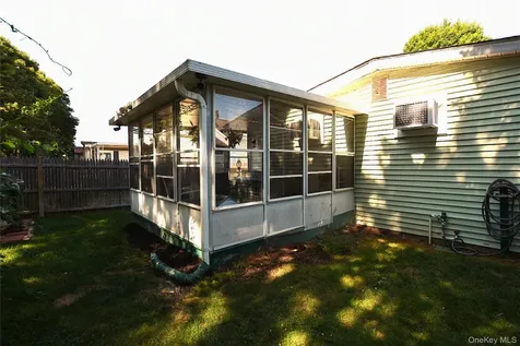 105 W Village Circle Manorville NY 11949