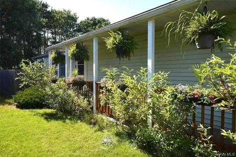 105 W Village Circle Manorville NY 11949