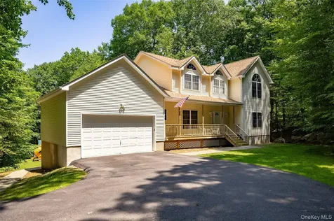 26 E Forest Trail Holmes NY 12531