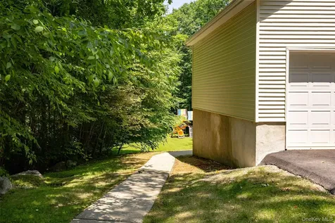 26 E Forest Trail Holmes NY 12531