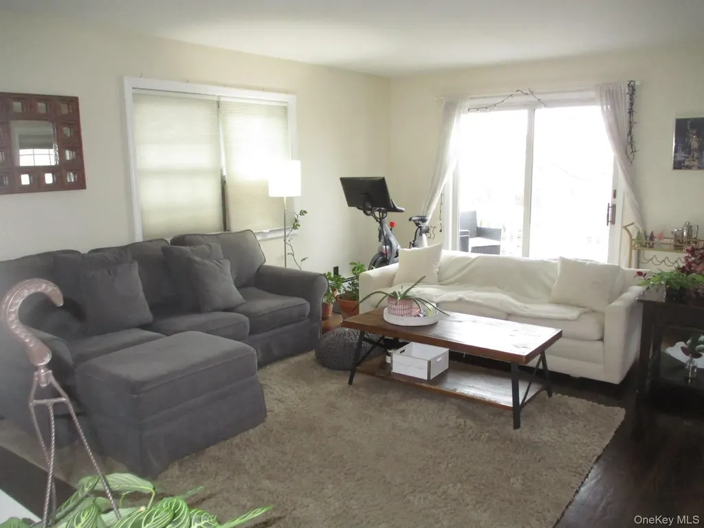 353 E Pine Street Long Beach NY 11561