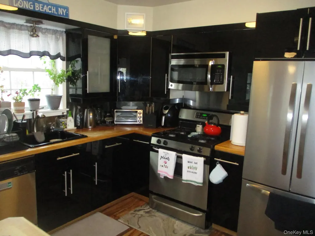 353 E Pine Street Long Beach NY 11561