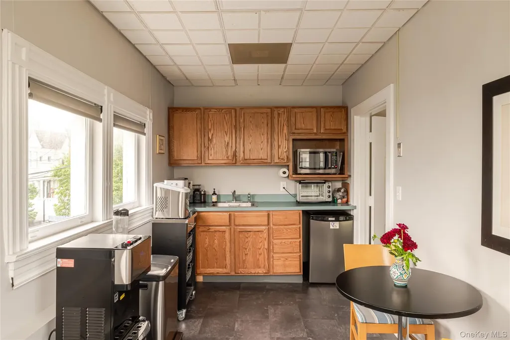 437 E Allen Street Hudson NY 12534