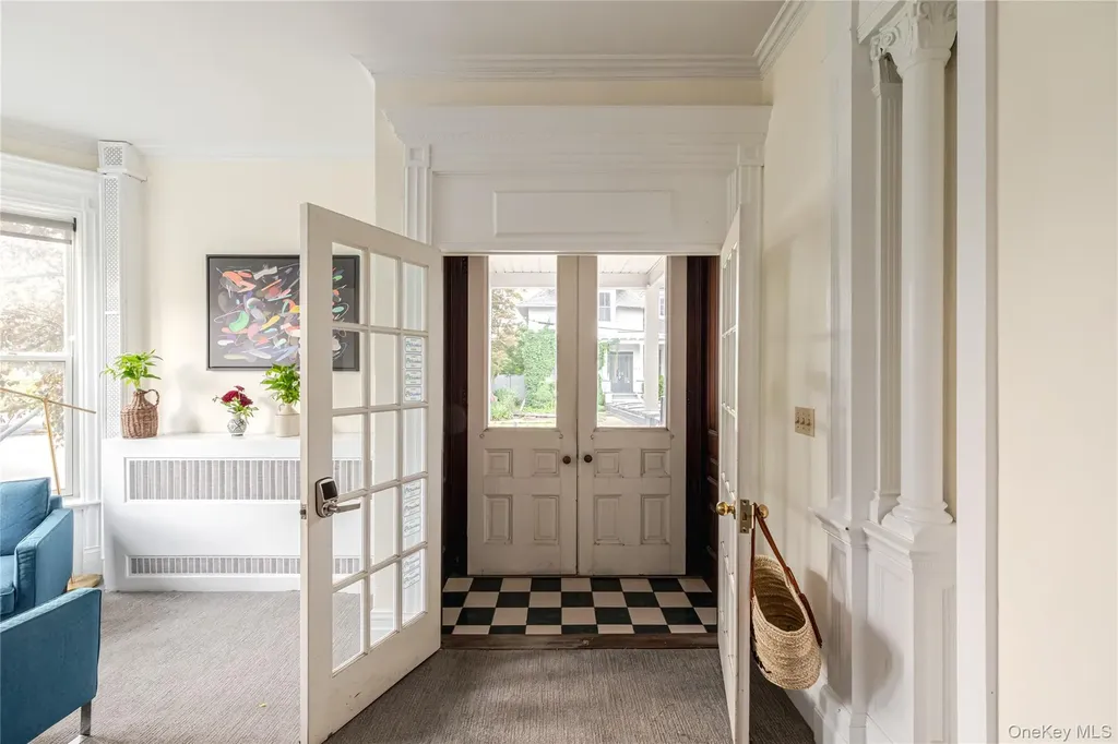 437 E Allen Street Hudson NY 12534