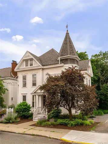 437 E Allen Street Hudson NY 12534