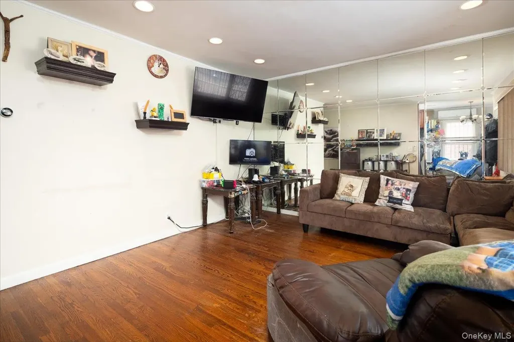4724 168th Street Flushing NY 11358