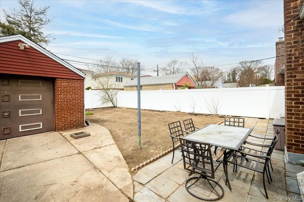 4724 168th Street Flushing NY 11358