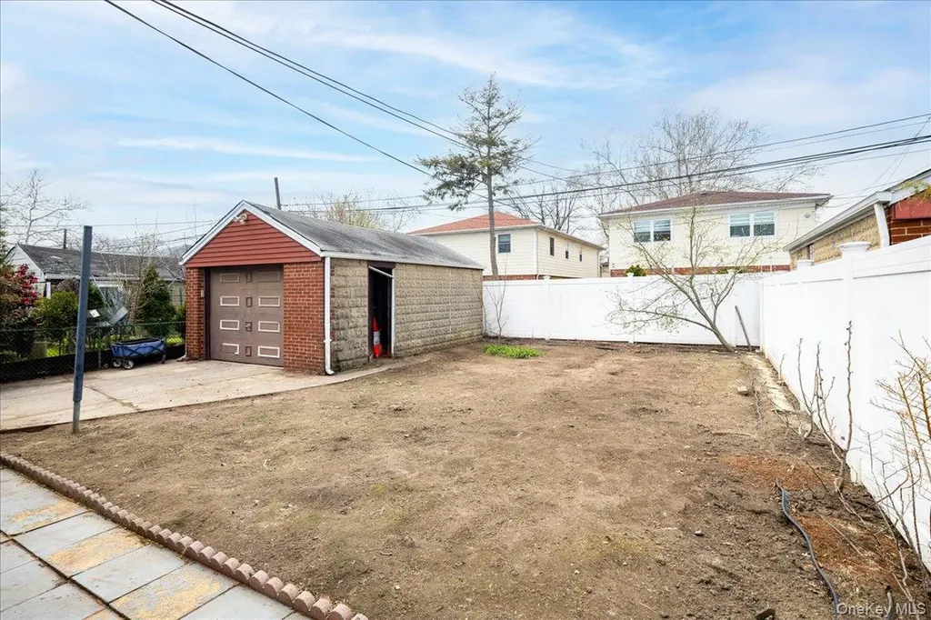 4724 168th Street Flushing NY 11358