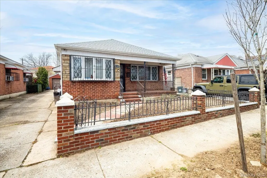 4724 168th Street Flushing NY 11358