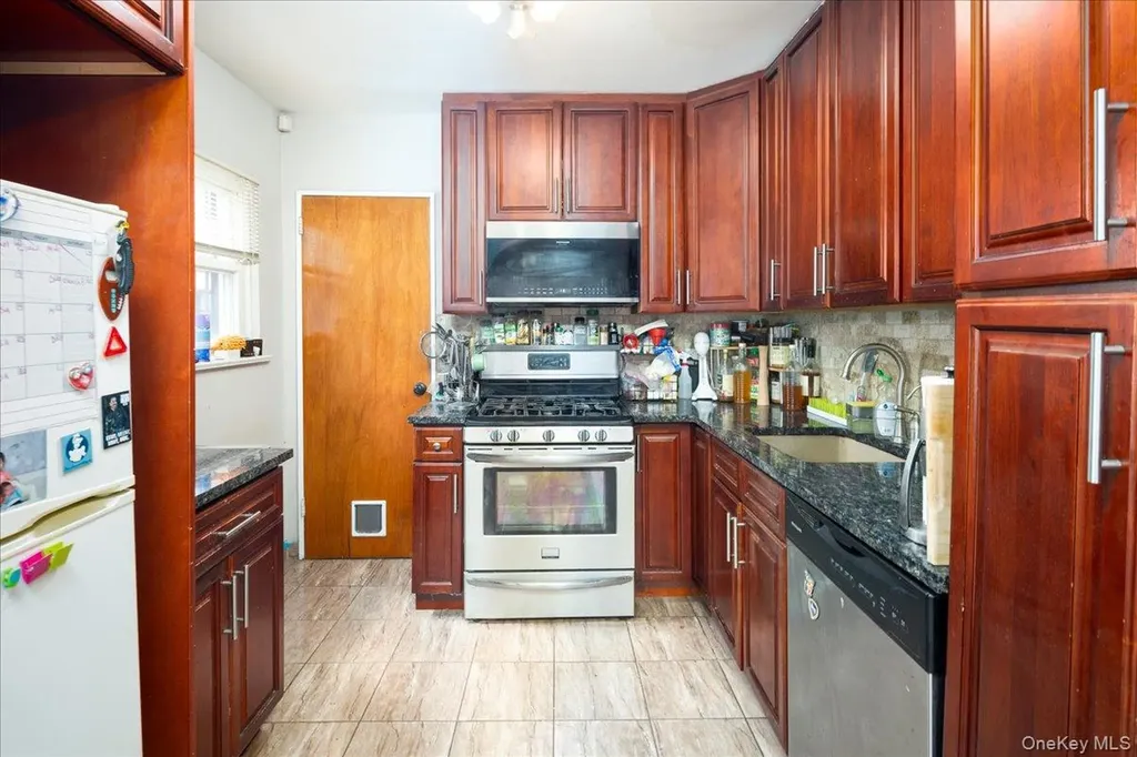 4724 168th Street Flushing NY 11358