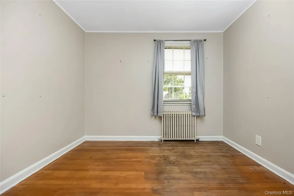 285 Starke Avenue East Meadow NY 11554