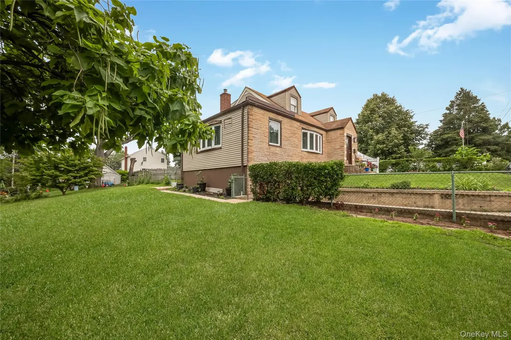 285 Starke Avenue East Meadow NY 11554
