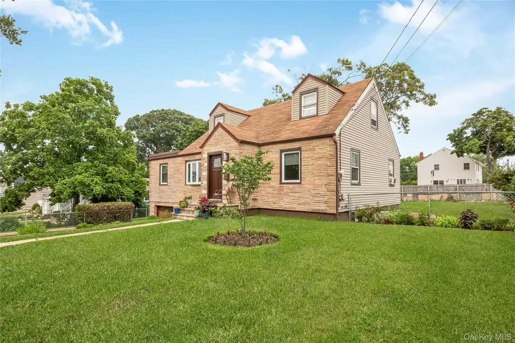 285 Starke Avenue East Meadow NY 11554