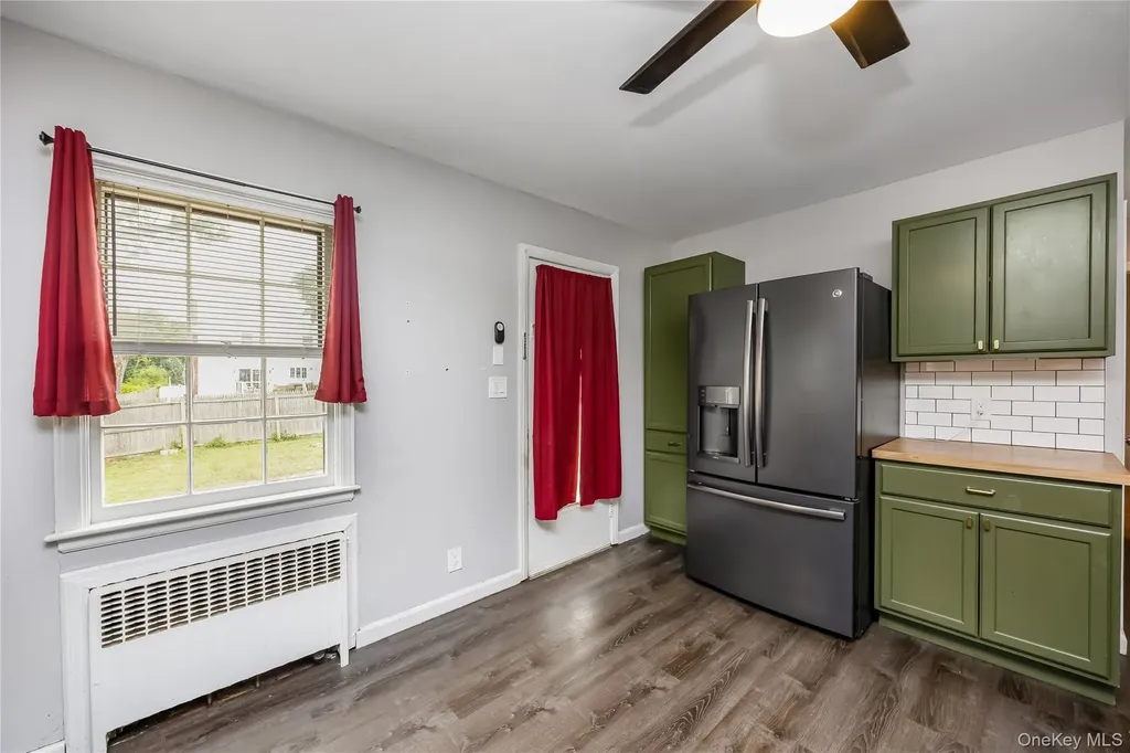 285 Starke Avenue East Meadow NY 11554