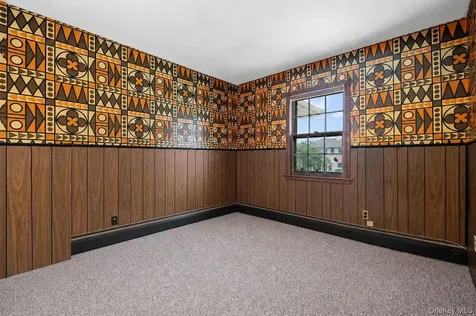 26 Acorn Lane Plainview NY 11803