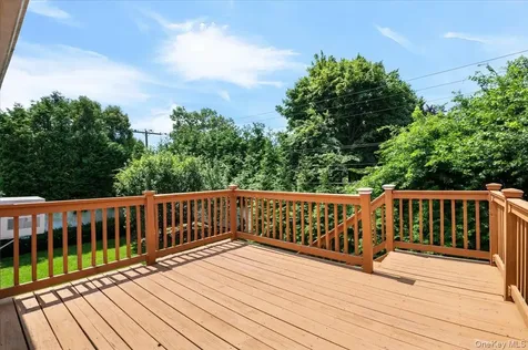 26 Acorn Lane Plainview NY 11803