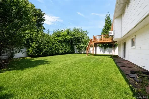 26 Acorn Lane Plainview NY 11803