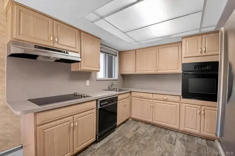 26 Acorn Lane Plainview NY 11803