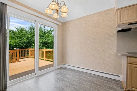 26 Acorn Lane Plainview NY 11803