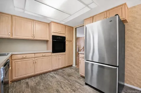 26 Acorn Lane Plainview NY 11803