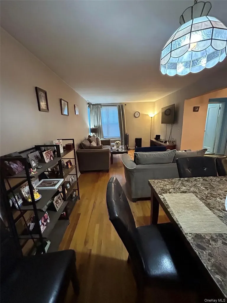 194 Smith Street Freeport NY 11520